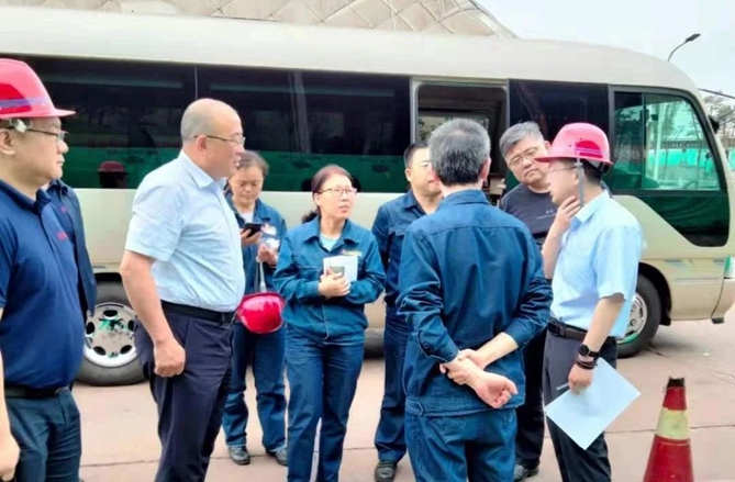 北奔重汽總經理郭平曉一行到陜鋼集團走訪交流