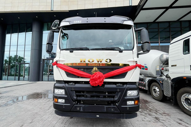 更輕！更智能！ 豪沃TX智聯攪拌車火熱上市，燃爆成都！