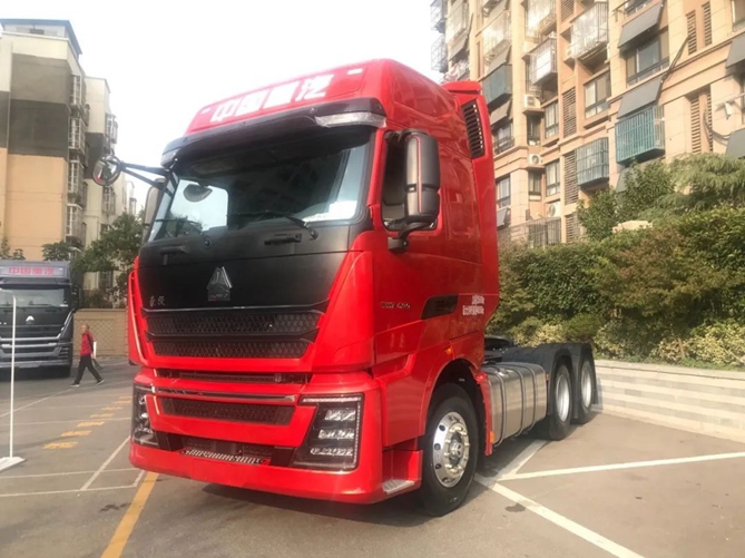 口碑實力雙豐收！中國重汽斬獲“贏運之驥”三項重量級大獎