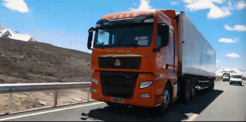 牛轉(zhuǎn)乾坤之贏運之驥，中國重汽汕德卡獲智能重卡標(biāo)桿獎