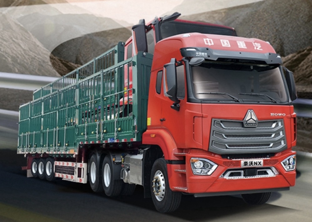 煤炭運(yùn)輸高效創(chuàng)富，豪沃NX子母車讓日子紅紅火火