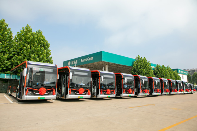  300輛純電動(dòng)公交車交付！宇通助力臨沂構(gòu)建現(xiàn)代化公交體系