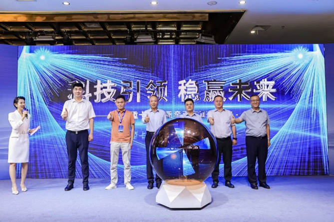 刷新純電重卡續航新高度，宇通600度純電牽引車新品上市！